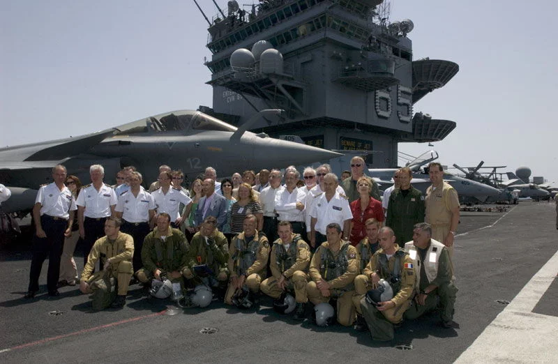 Les invités Français sur le pont de l'USS Entreprise