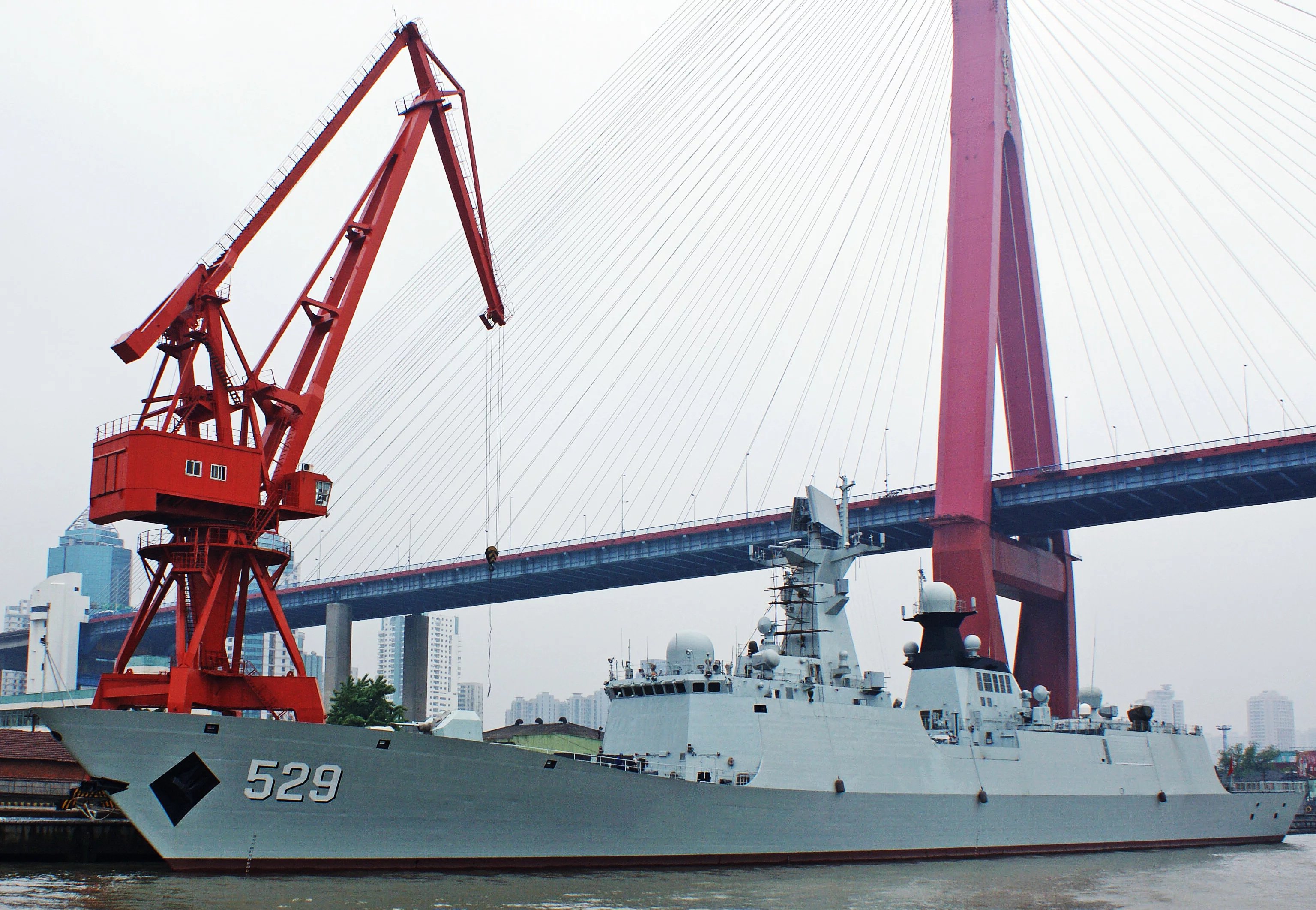 Une frégate type 054 A