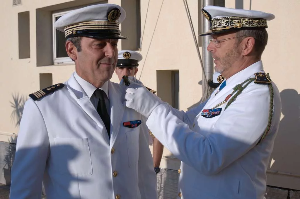 Remise de fourragères à l’état-major de la force de l’aéronautique navale