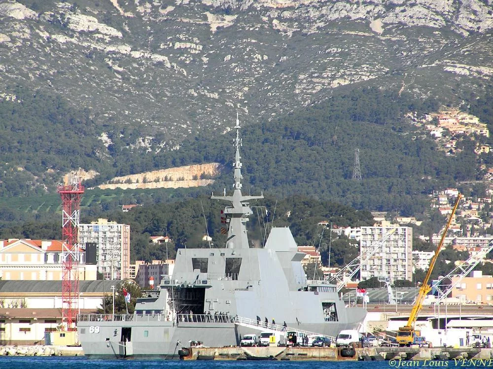 La frégate Singapourienne Intrepid Ã  Toulon