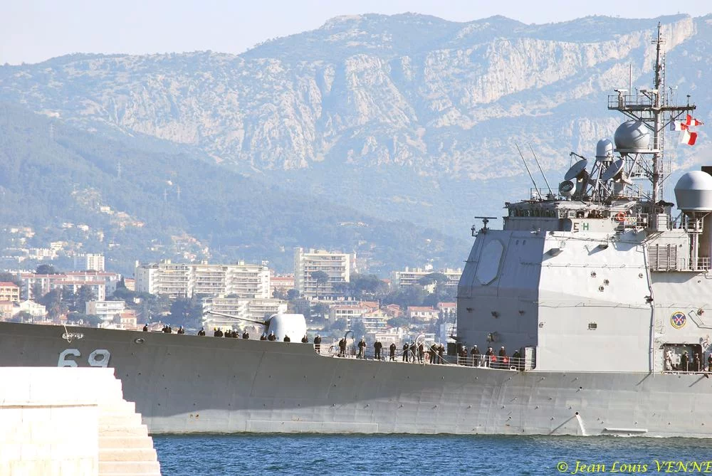 Le croiseur Vicksburg arrive à Toulon