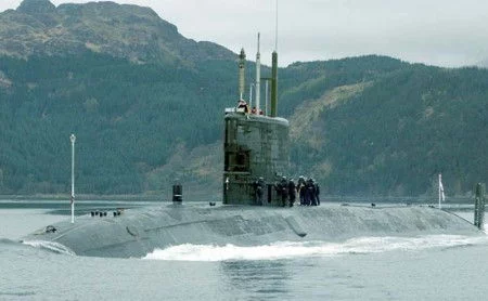 Le HMS Tireless de la Royal Navy