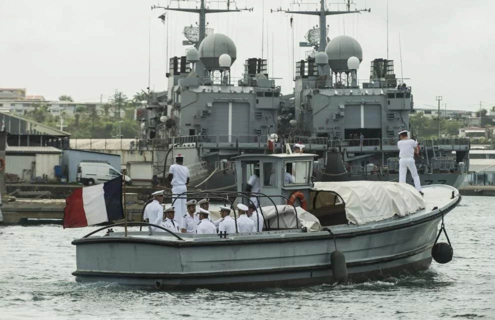 Passations de commandement à la base navale de Fort-de-France