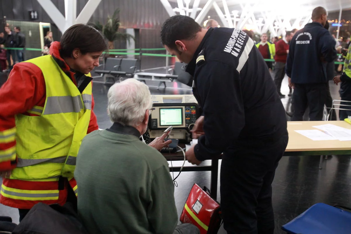 Le bataillon des marins pompiers de Marseille prend en charge les rescapés de l’échouage d’un Ferry en Toscane