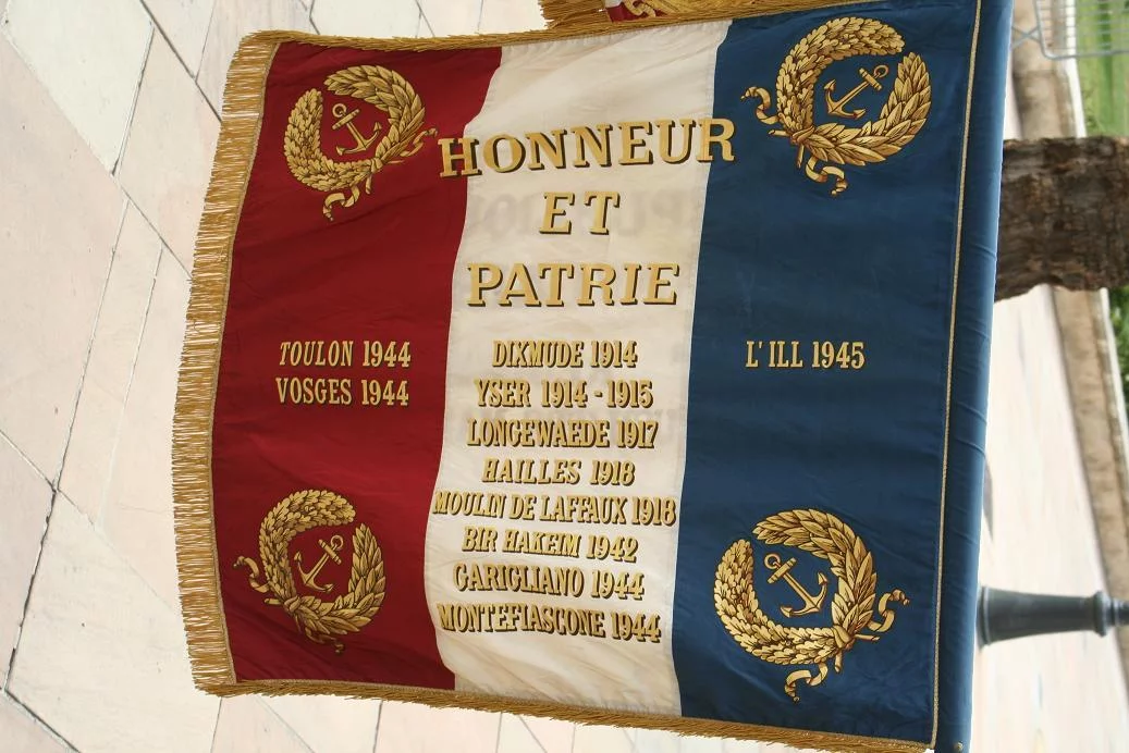 Le drapeau du 1er Régiment de fusiliers-marins