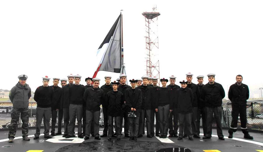 La frégate Jean Bart accueille les stagiaires de la PMM de Cannes