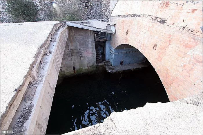 Début du canal souterrain