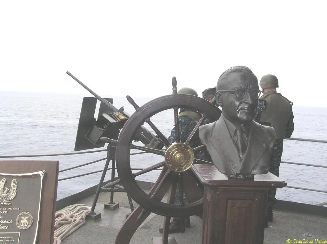 Le porte-avions USS Harry Truman