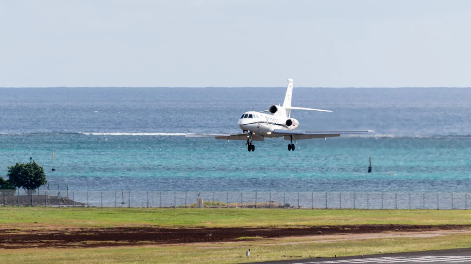 Le nouvel avion Falcon 50 de la flottille 25F