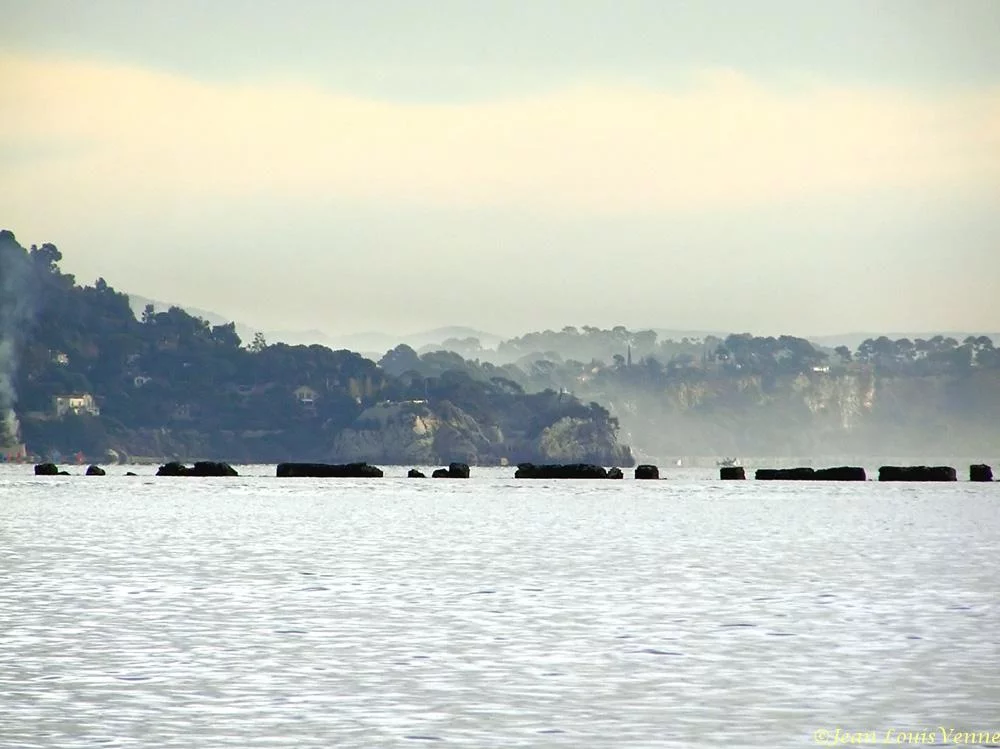 La jetée qui protège la rade de Toulon