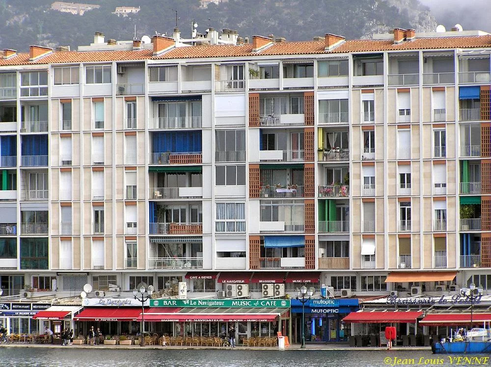 Toulon sous les nuages