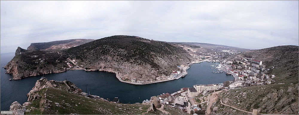 Panorama général de la baie de Balaklava. 