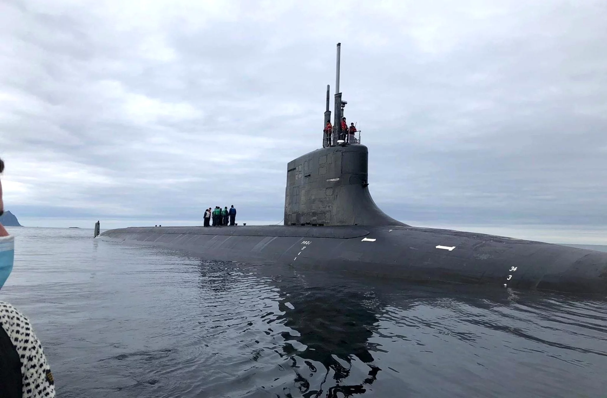 Le sous-marin américain USS Seawolf au large des côtes de Norvège