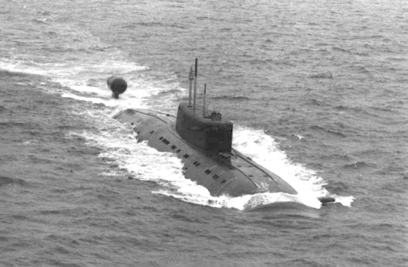 Un sous-marin Sierra II en surface