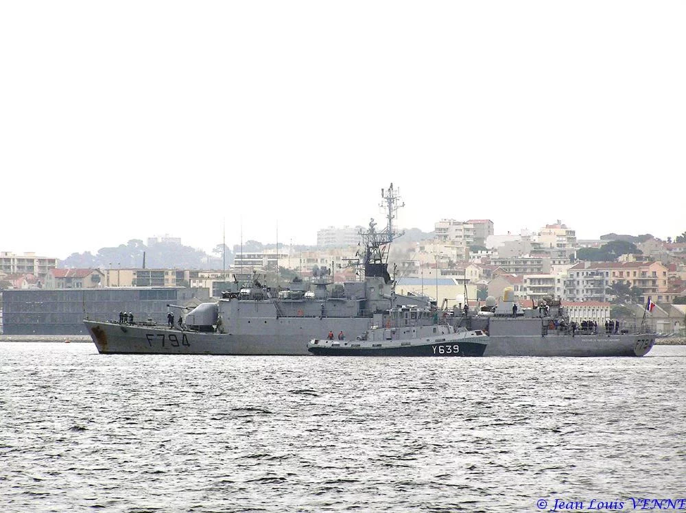 L’aviso EV Jacoubet rentre à Toulon