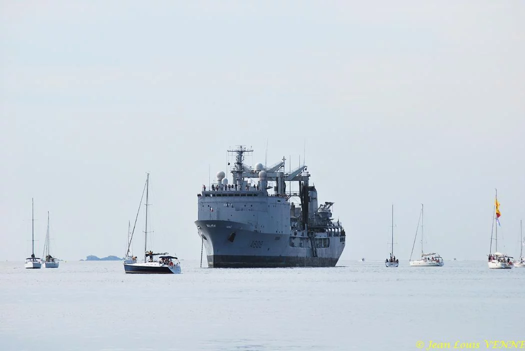 Le BCR Var au mouillage en rade de Bandol