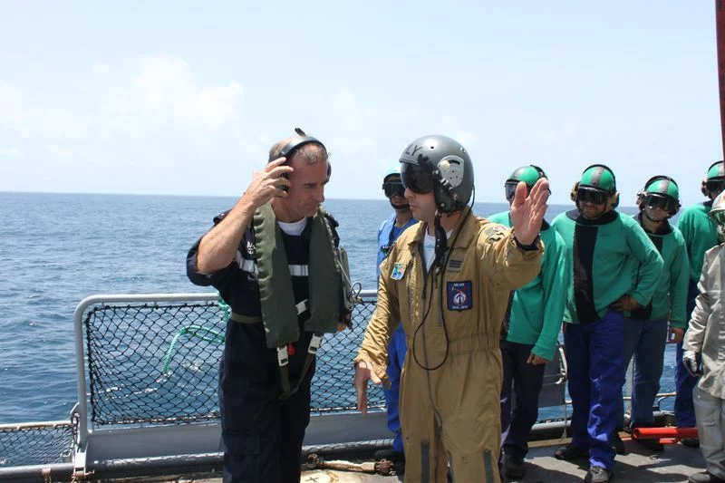 Le commandant de la force EU NAVFOR à bord du Floréal