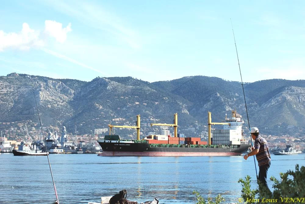Arrivée à Toulon du porte-conteneurs Magallanes