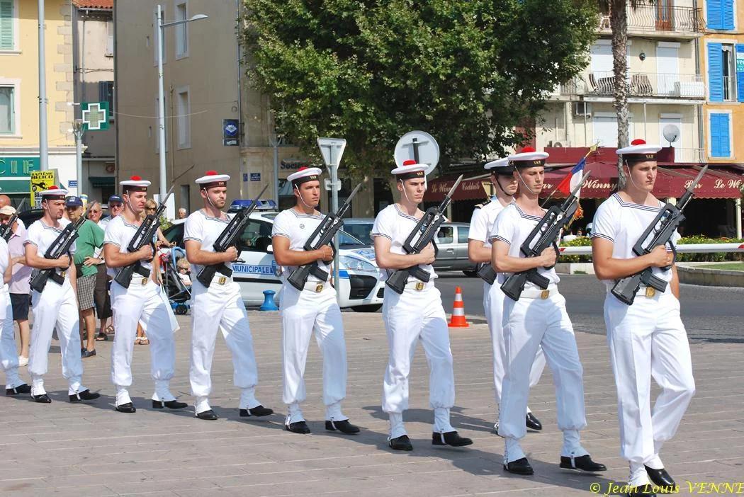 Départ de la garde d'honneur