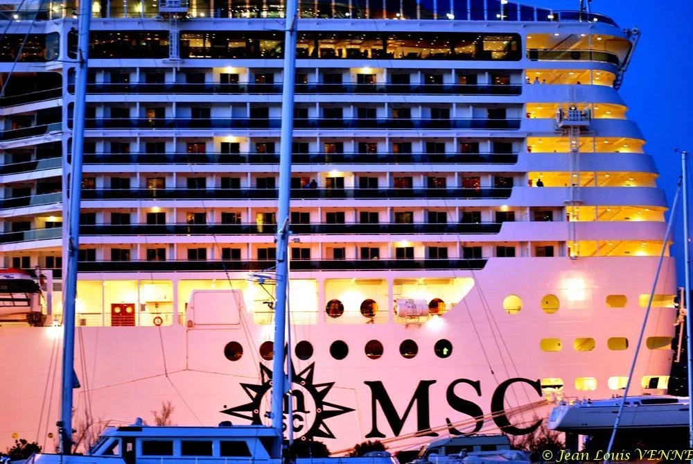 Escale surprise du MSC Fantasia à La Seyne sur Mer