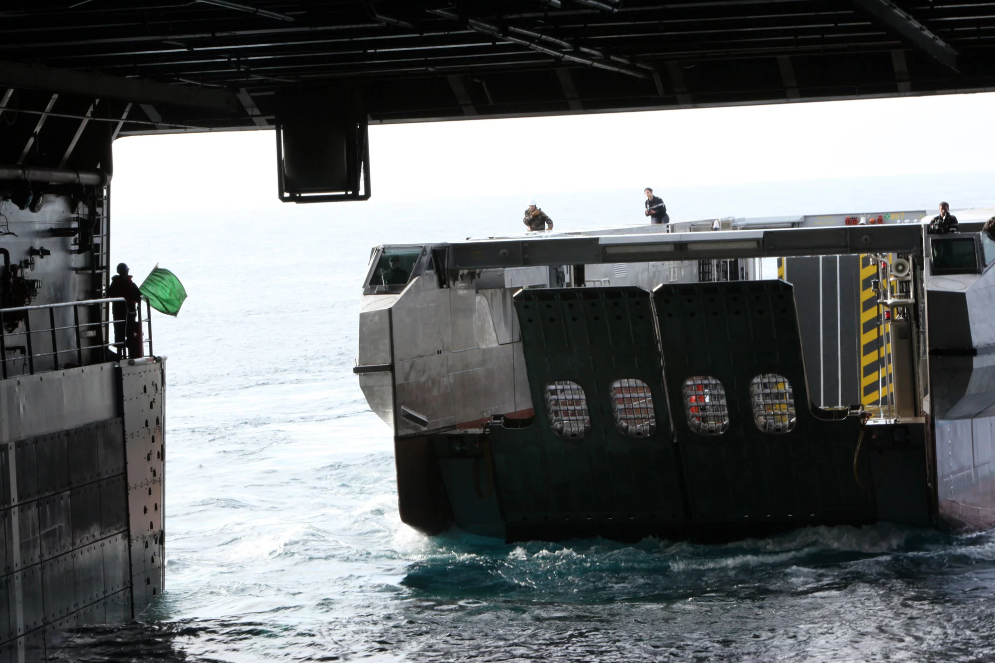 L'EDAR entre dans le radier du San Antonio