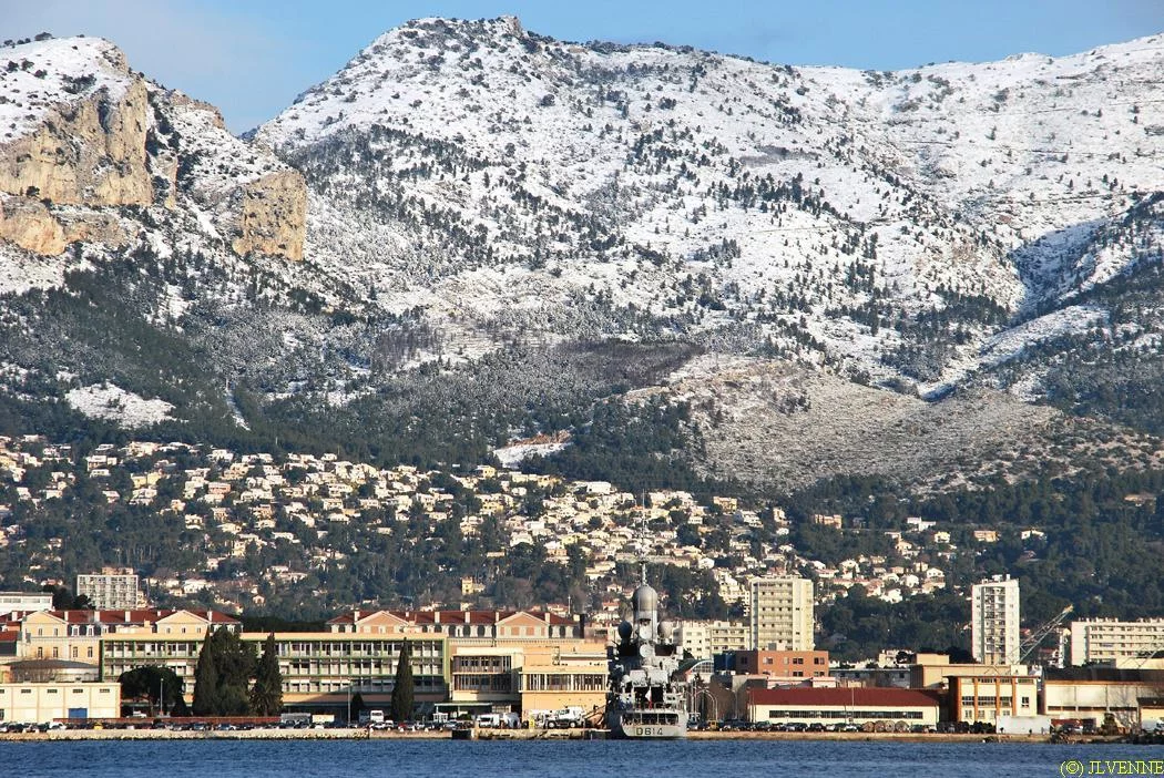 Toulon et ses montages enneigées