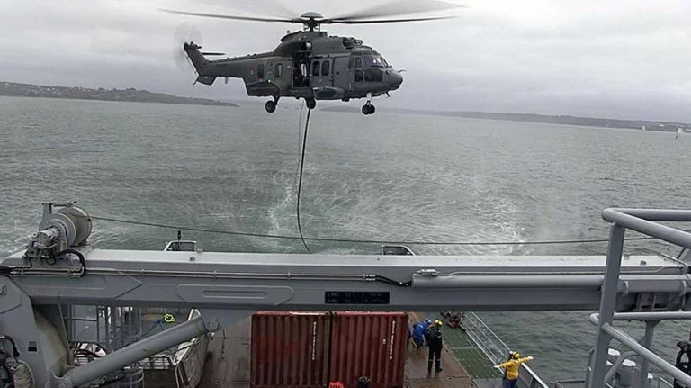 Transfert de charges suspendues sur le B2M D’Entrecasteaux