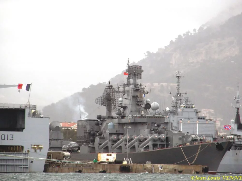 Le Moskva quitte Toulon