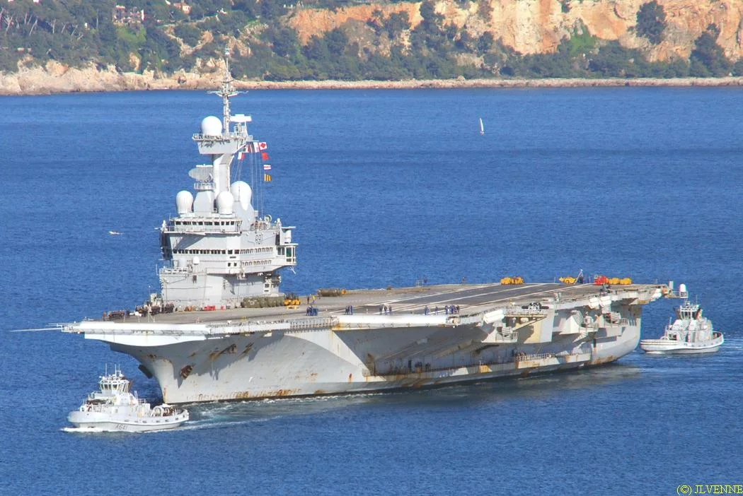 Le porte-avions Charles de Gaulle rentre de la mission Agapanthe