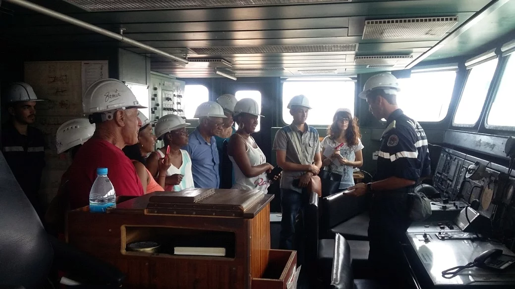 La frégate de surveillance “Nivôse” reçoit de la visite