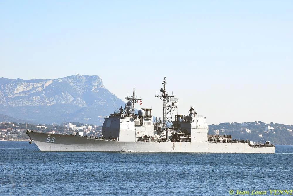 Le croiseur Vicksburg arrive à Toulon