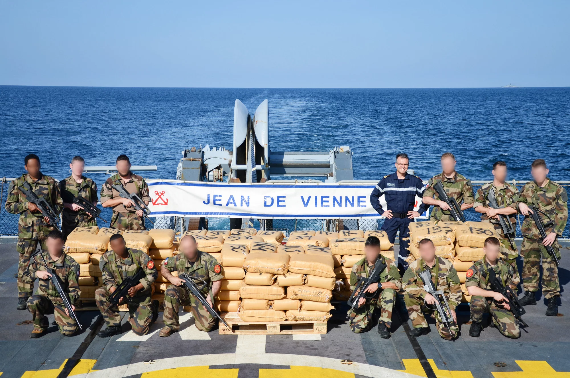 Saisie massive de stupéfiants pour le Jean de Vienne