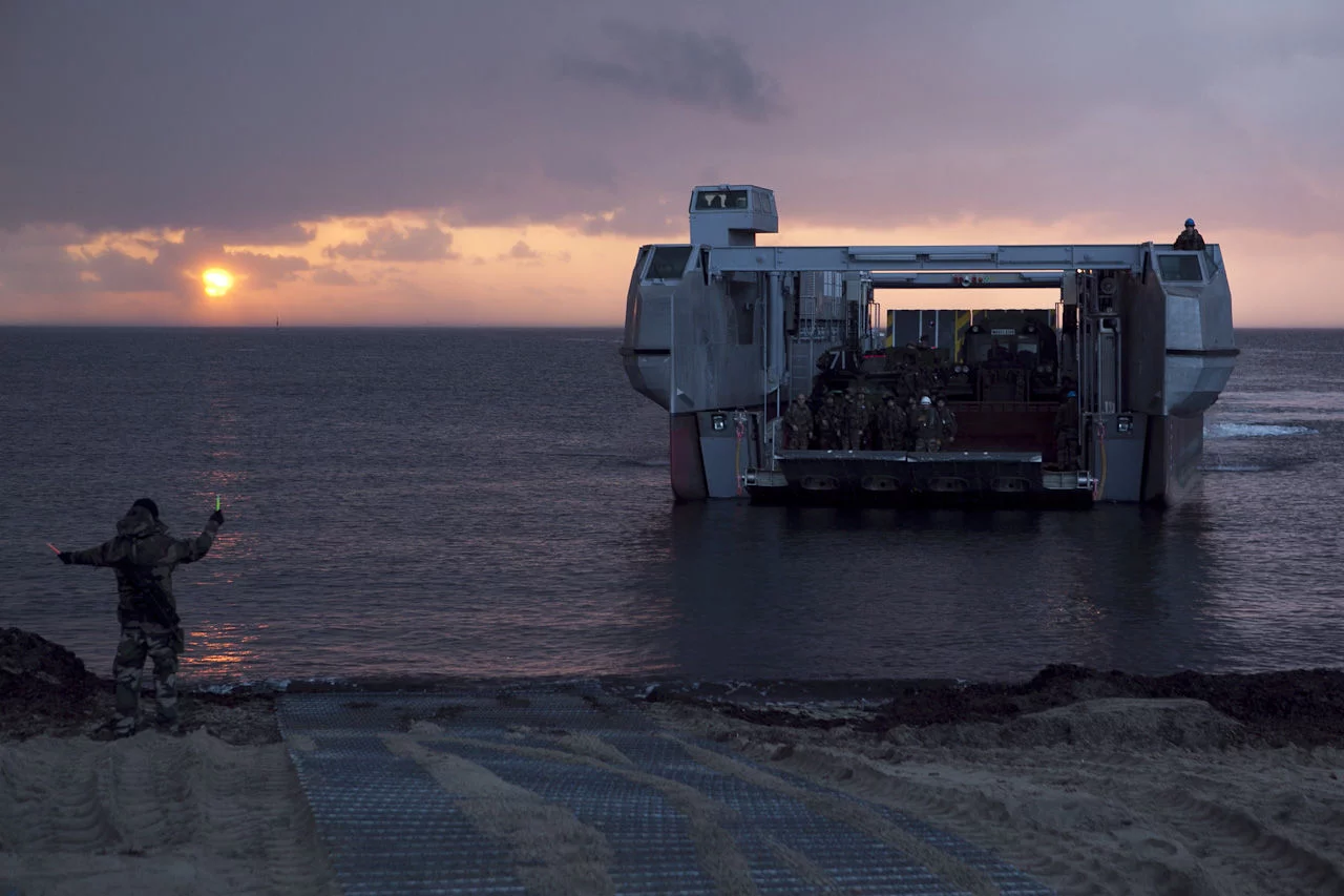 Première manœuvre amphibie pour la Mission « Jeanne d’Arc 2012 »