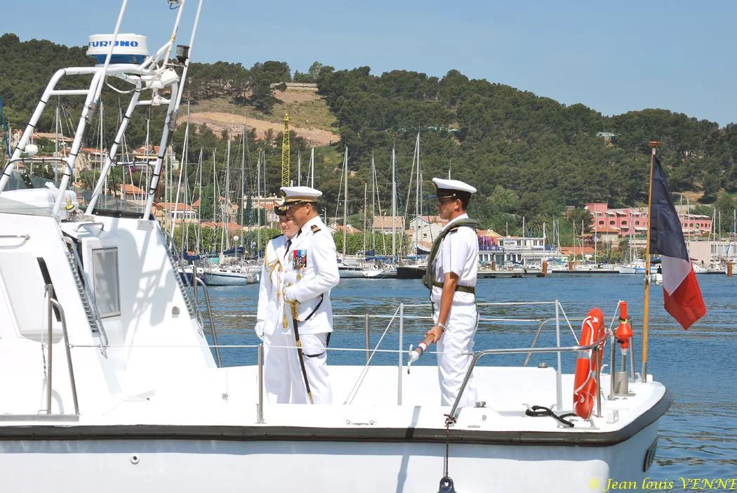 Le commandant du CIN arrive en vedette