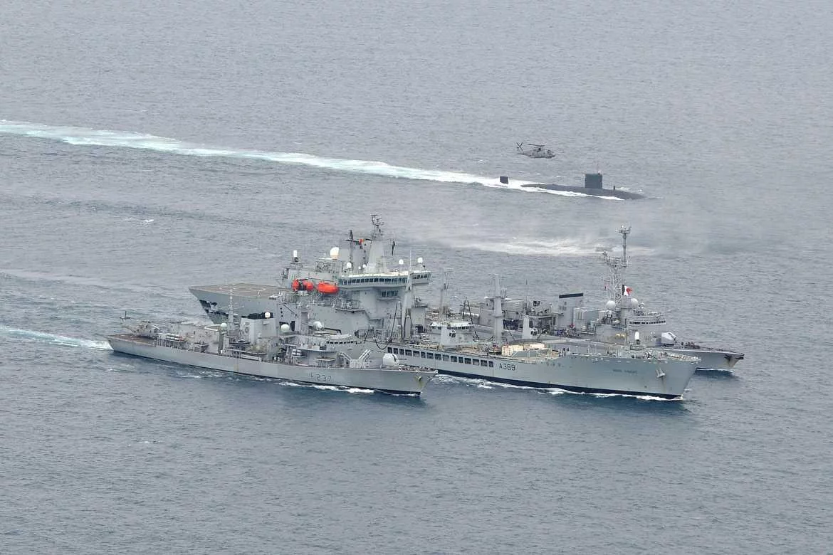 Entraînement de lutte anti-sous-marine pour la frégate La Motte-Picquet