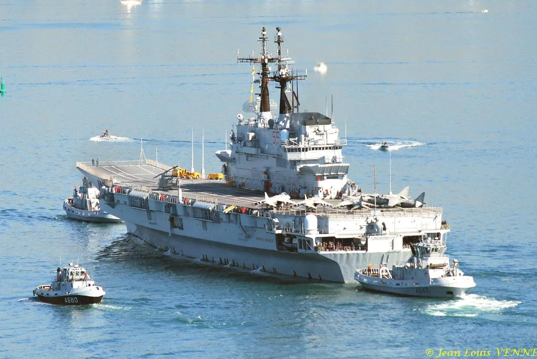 Porte-avions italien Garibaldi