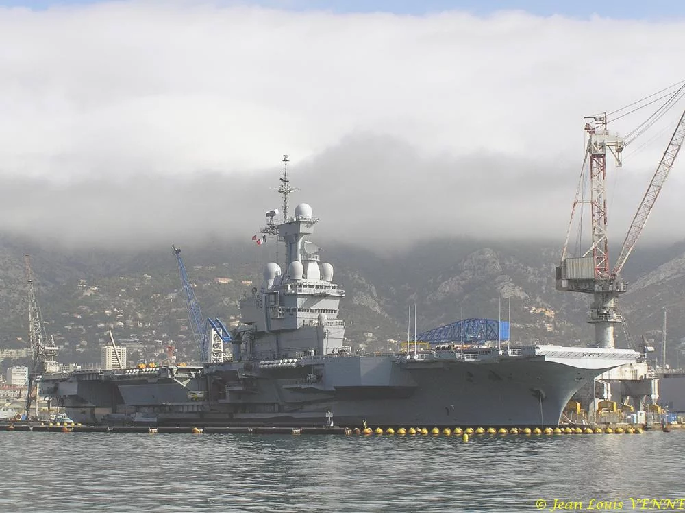 Le porte-avions Charles de Gaulle