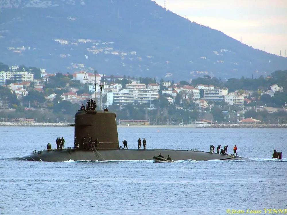 Un SNA arrive Ã  Toulon