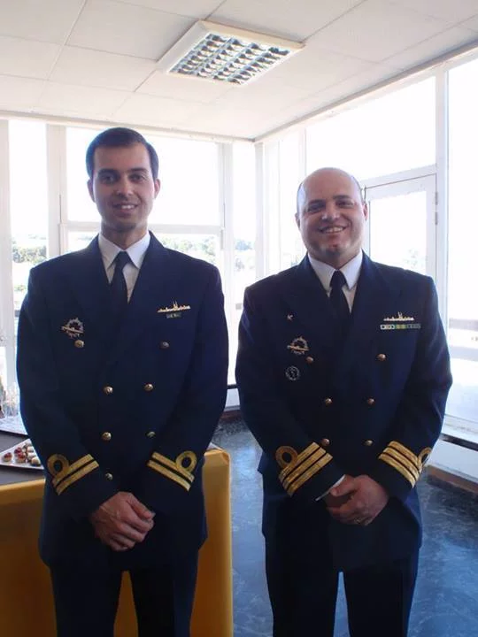 Remise du Certificat Elémentaire de sous-mariniers à 2 officiers brésiliens