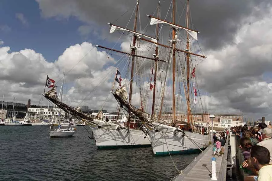 Arrivée des goélettes à Brest