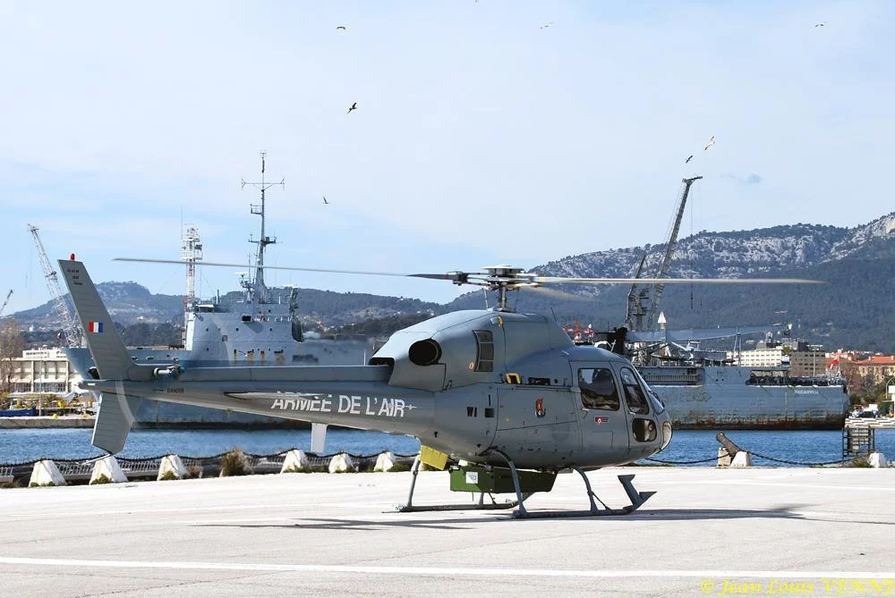 L'hélicoptère de l'armée de l'air