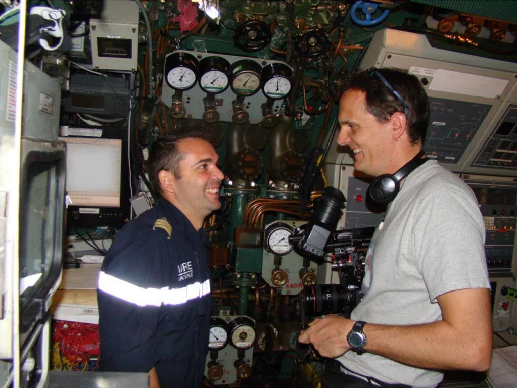 Une équipe de tournage à bord d'un SNA