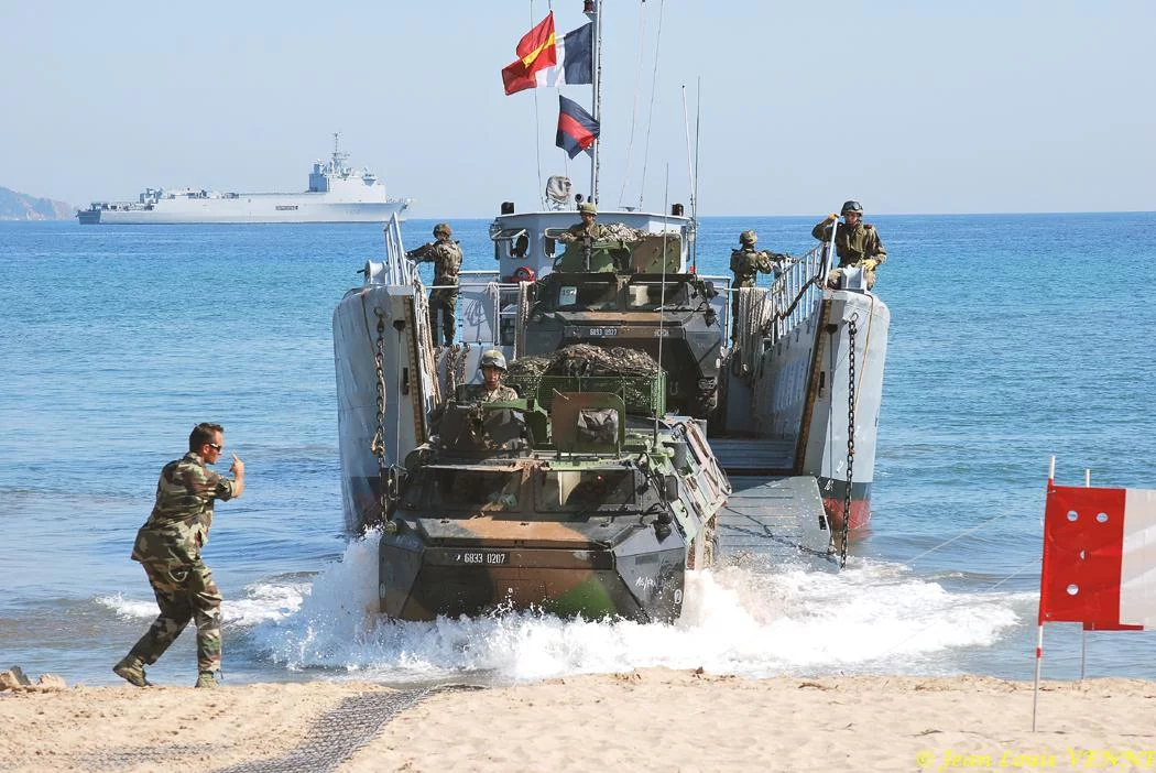 Les véhicules débarquent