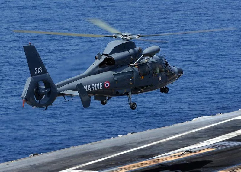 Un hélicoptère Dauphin