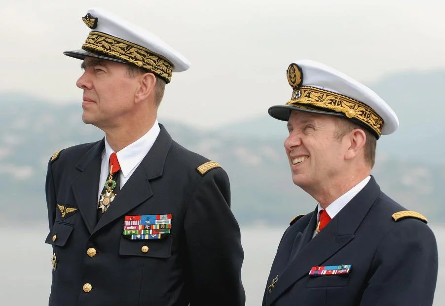 Les chefs d'état-major de la marine nationale et de l'armée de l'air