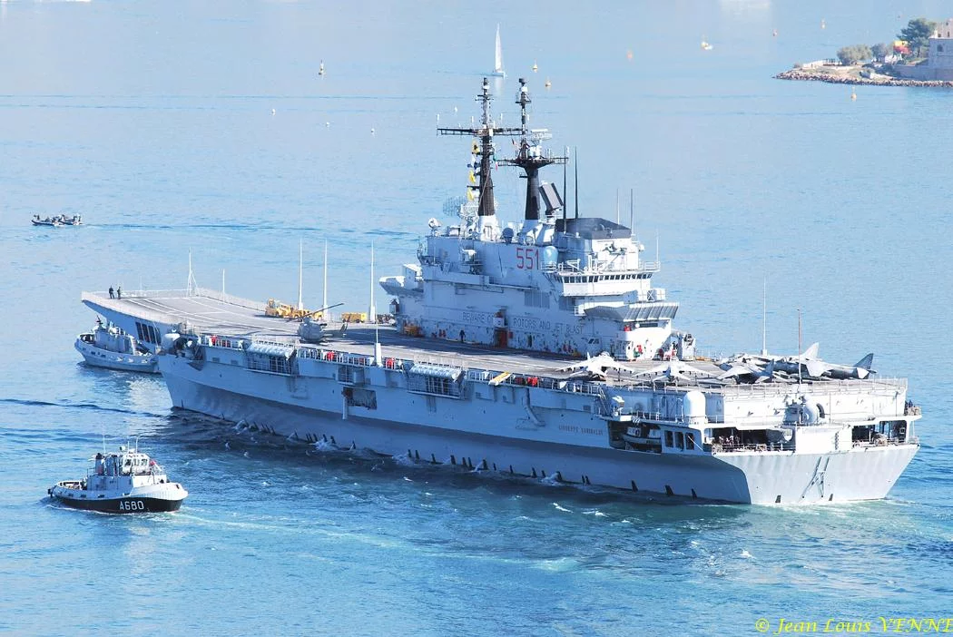 Porte-avions italien Garibaldi