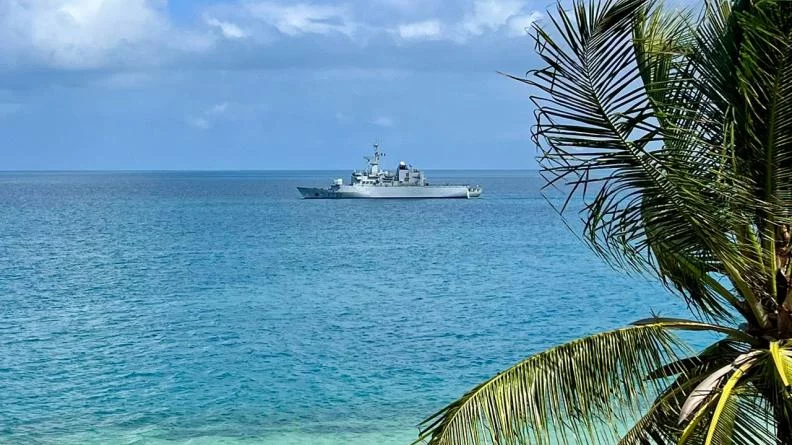 La frégate Nivôse à Zanzibar