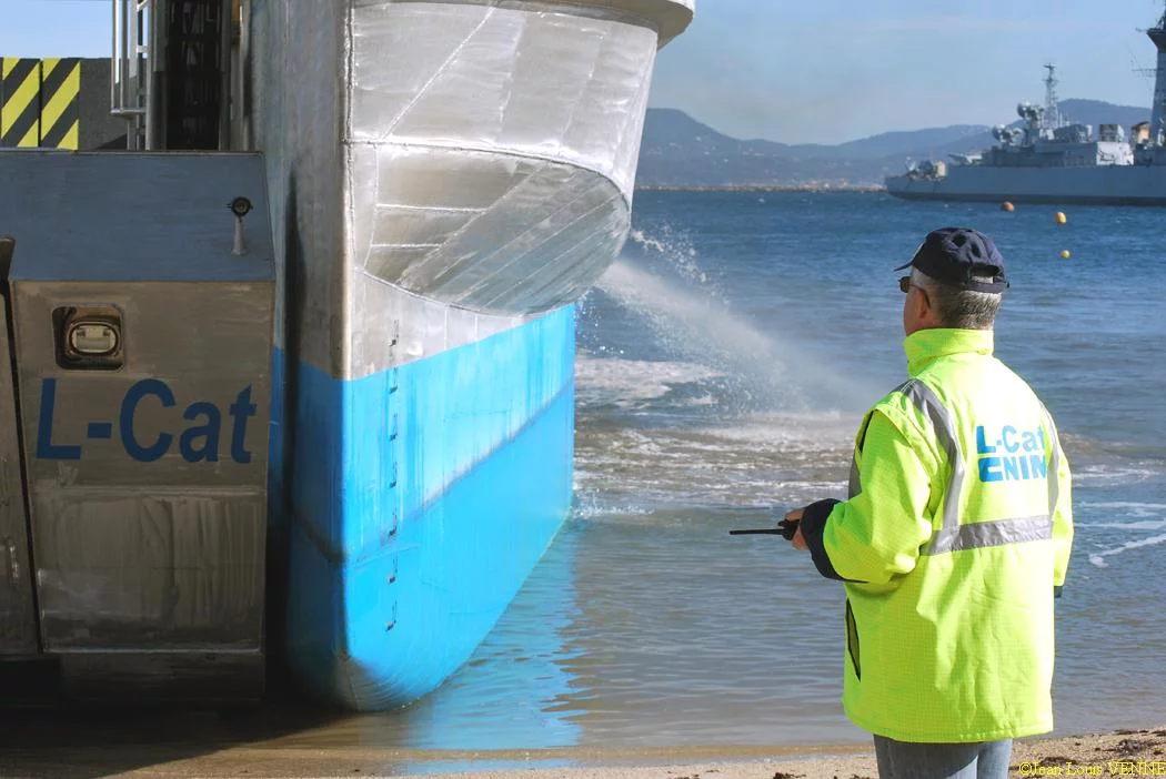 Le préfet maritime assiste à une démonstration du L-CAT