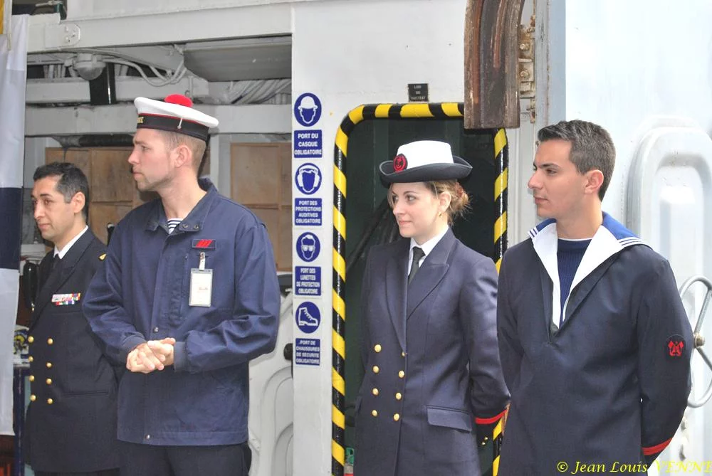 Des membres de l'équipage du Dupleix