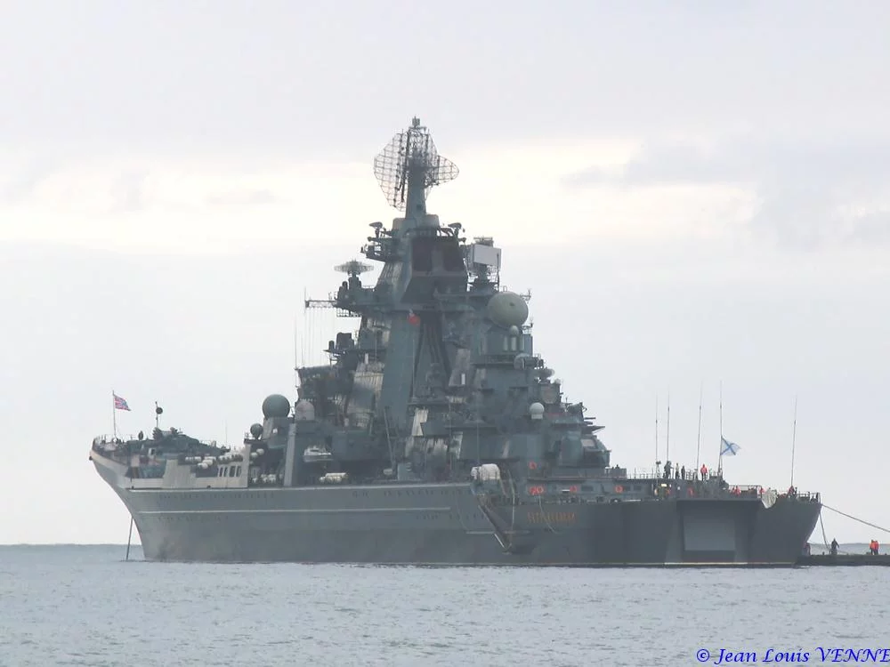 Le croiseur nucléaire russe Pierre le Grand à Toulon